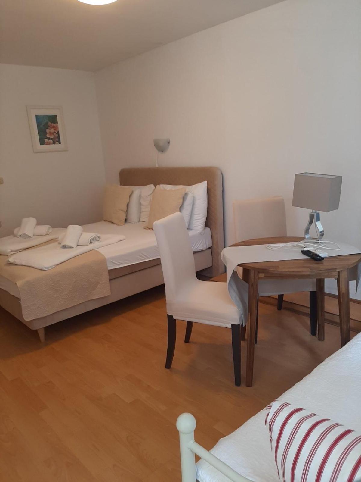 Apartments Vila Miranda On The Beach Barbat na Rabu 외부 사진